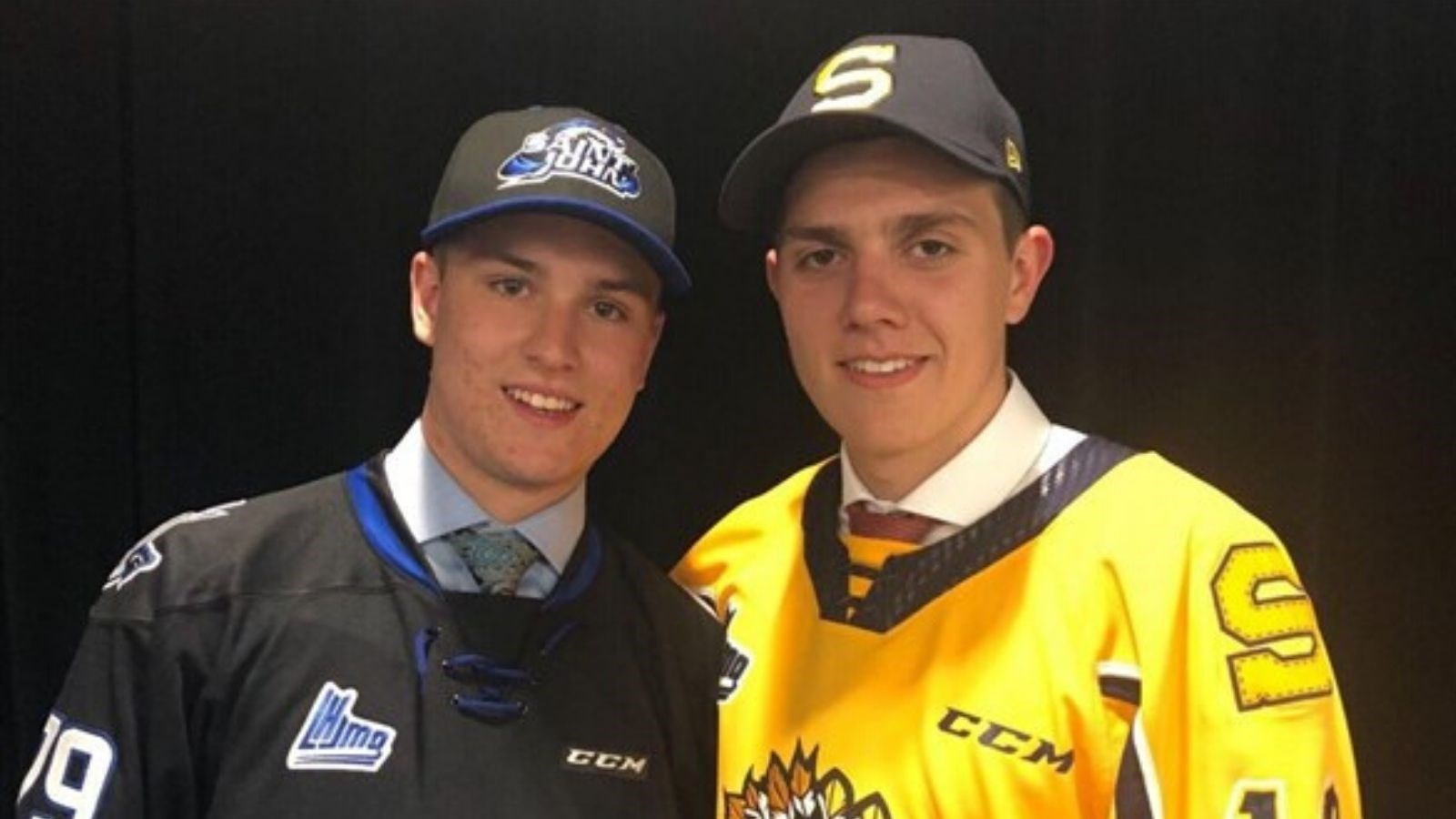 Joshua Roy et Olivier Nadeau, lors du dernier repêchage de la LHJMQ.
