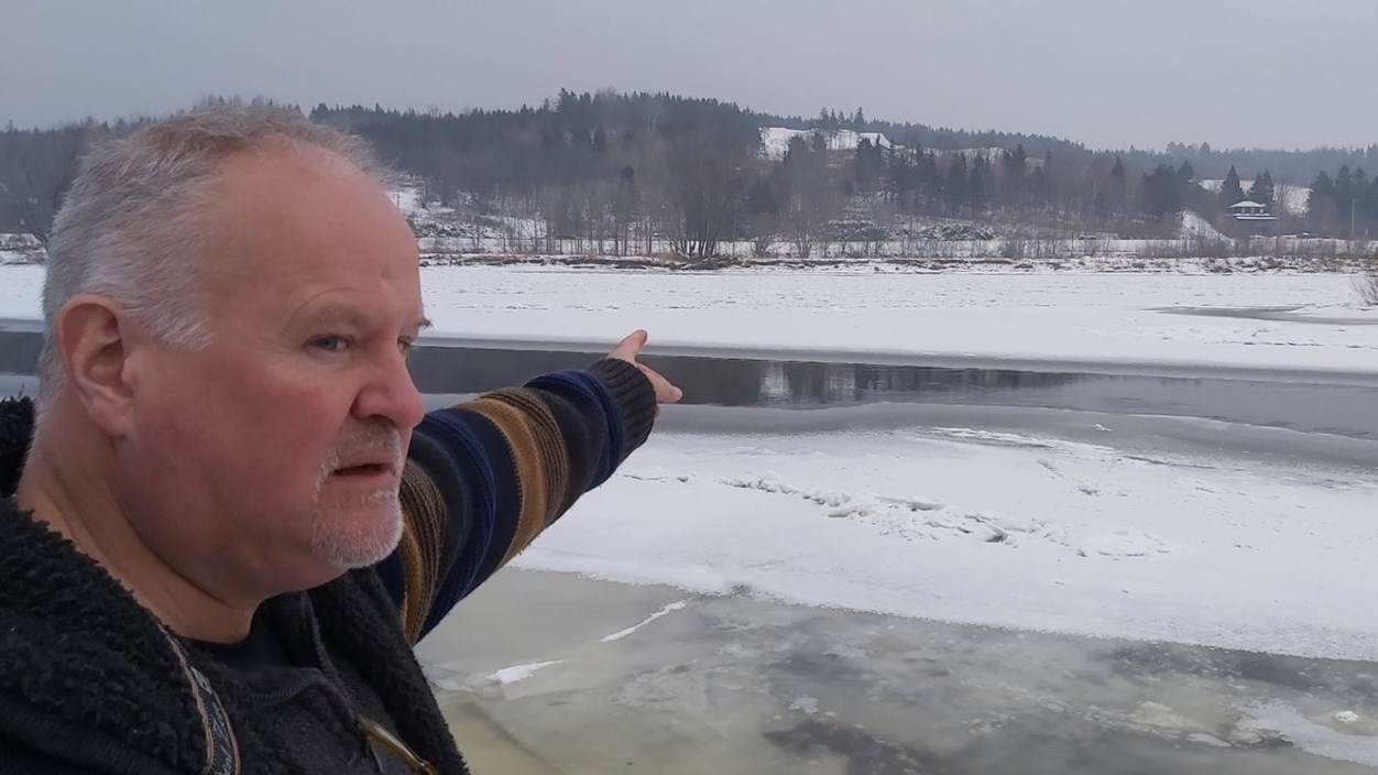 Beauceville: les estacades installées sous la supervision du maire Veilleux