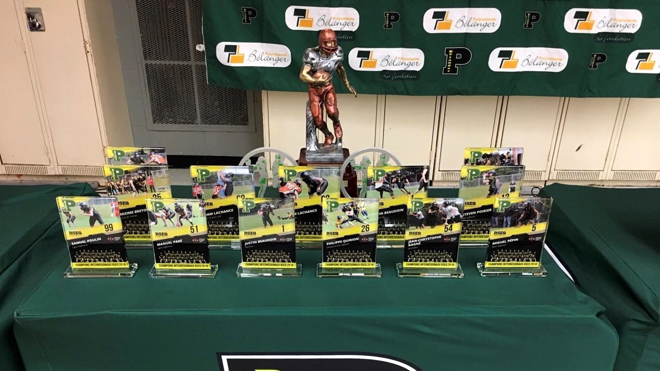 Trophées personnalisés fabriqués par DFA de St-Martin