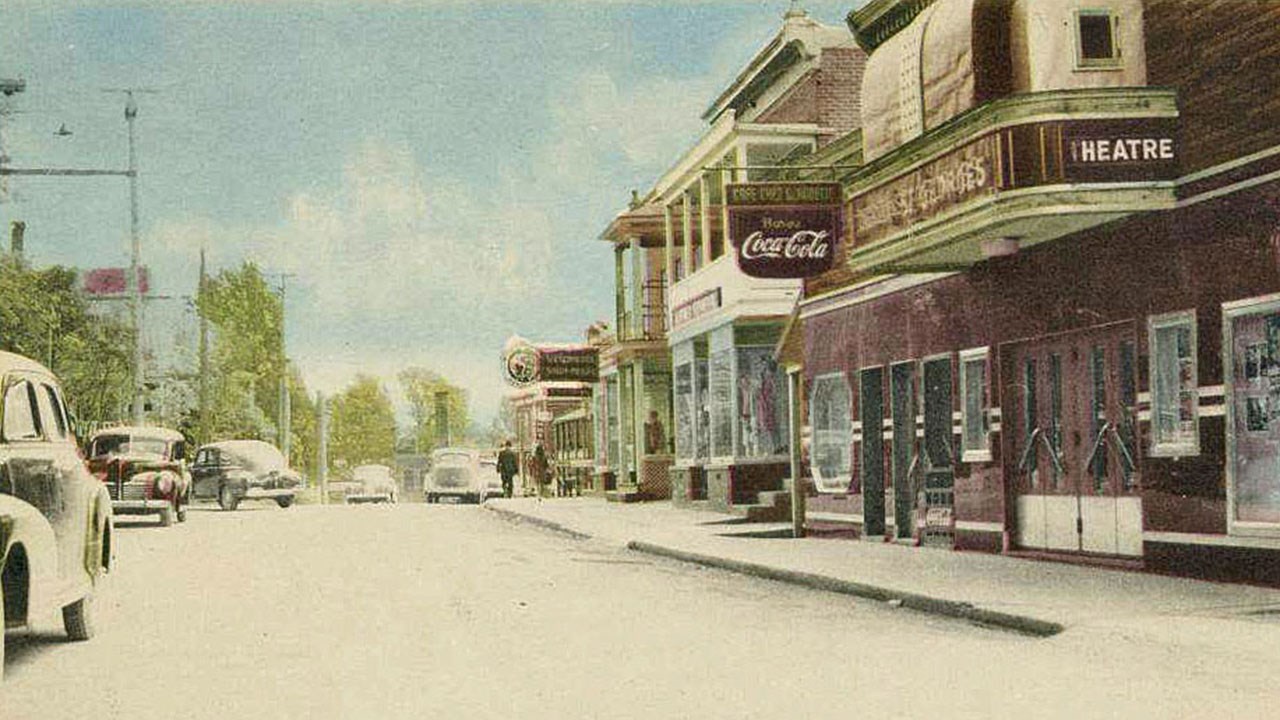 LE THÉÂTRE ST-GEORGES ET LE CAFÉ CHEZ CLAUDETTE