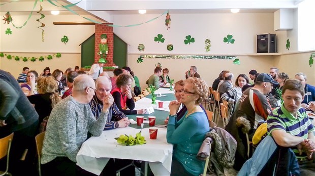 L'activité sera tenue à la salle municipale de Saint-Simon-les-Mines. 
