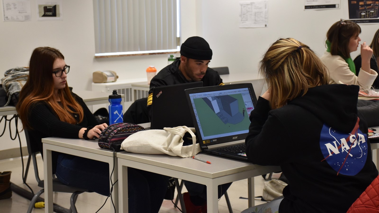 Les étudiants designers français et beaucerons élaborent des concepts en développement durable