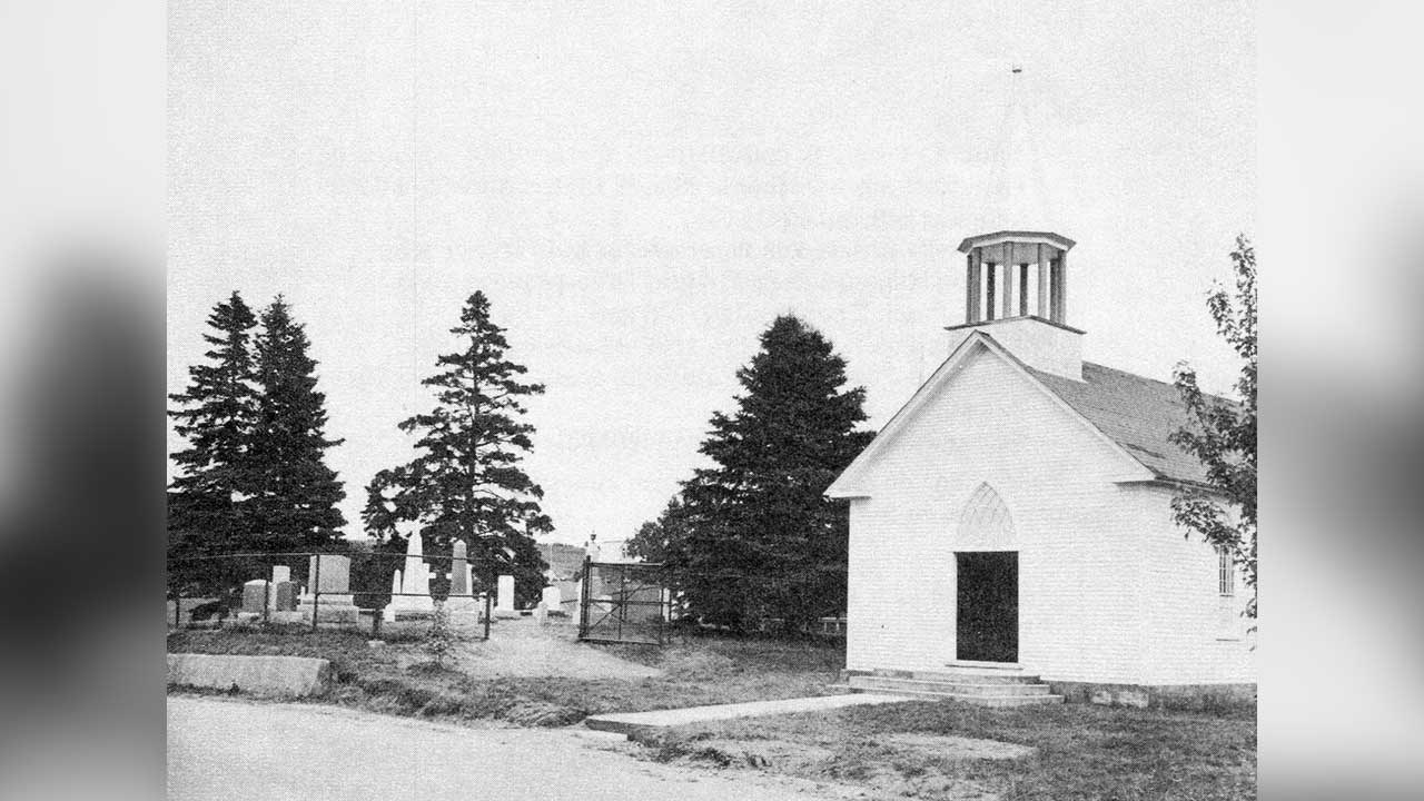 LA CHAPELLE ET LE CIMETIÈRE POZER