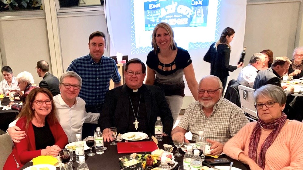 Louise Mathieu, Jean Champagne, Jonathan Bolduc, le cardinal Gérald Cyprien Lacroix, Mélanie Gilbert, Janvier Grondin et Francine Bissonnette