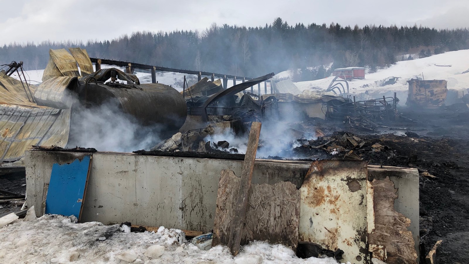 Une étable de Saint-Joseph-des-Érables complètement rasée par les flammes