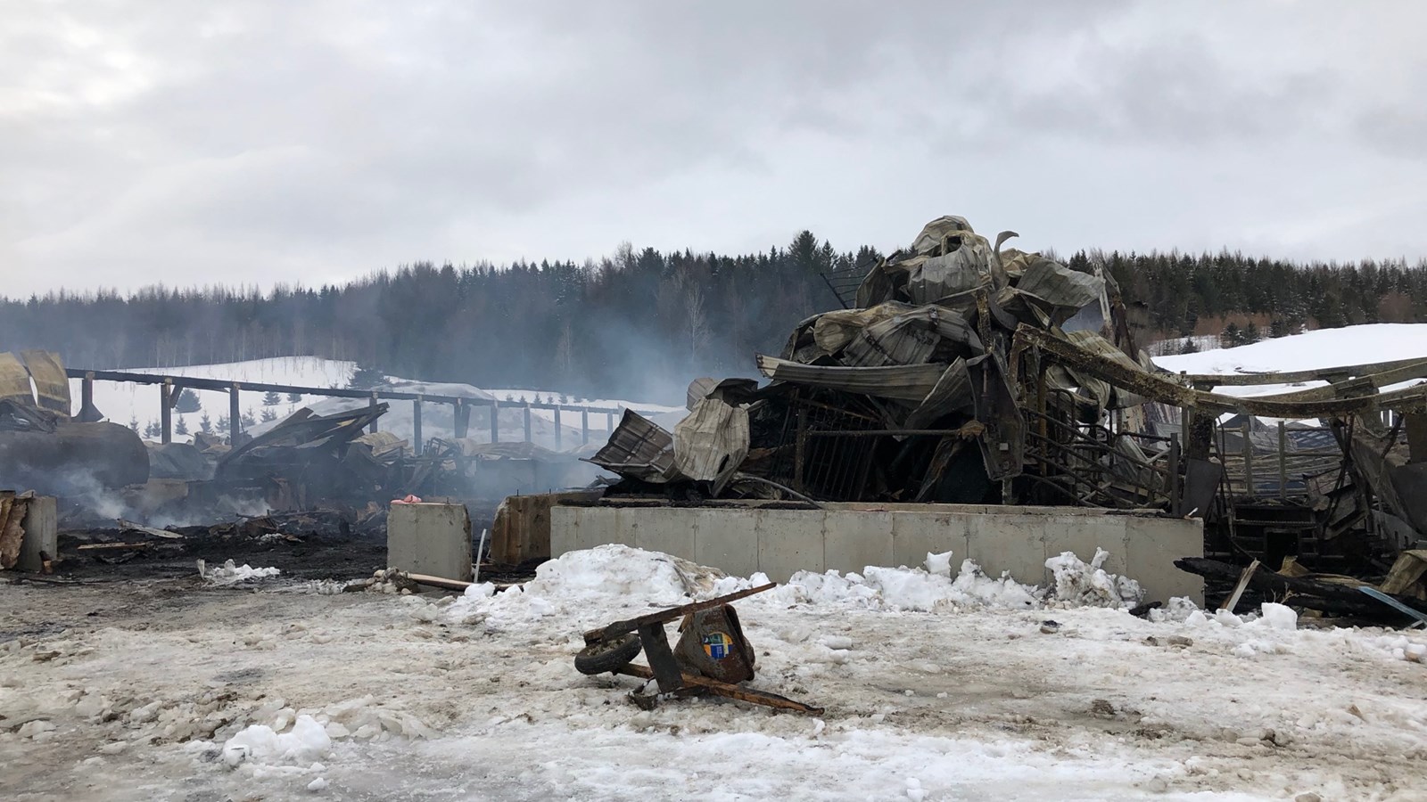 Une étable de Saint-Joseph-des-Érables complètement rasée par les flammes