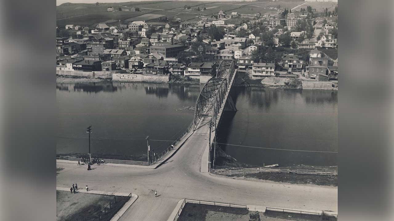 UNE INTERSECTION SINUEUSE AU PONT DE FER DE 1929
