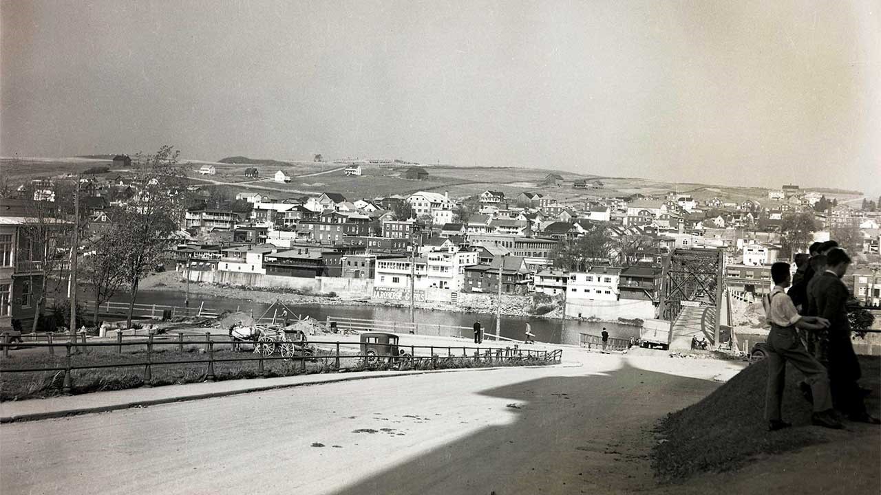UNE INTERSECTION SINUEUSE AU PONT DE FER DE 1929