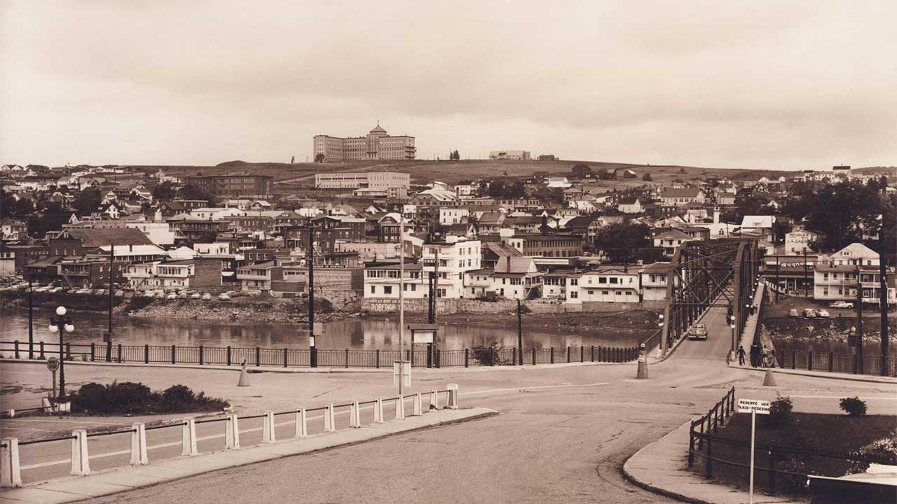 UNE INTERSECTION SINUEUSE AU PONT DE FER DE 1929