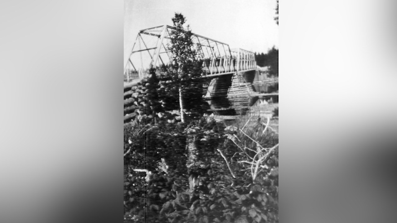 LE PONT DE FER DE 1912 DÉMÉNAGÉ DANS LES FORÊTS DU MAINE