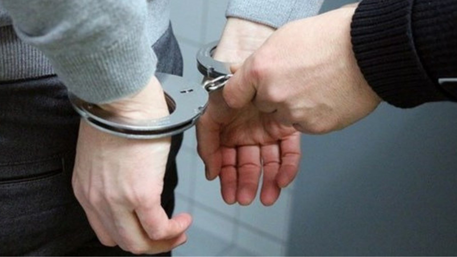 Arrestation d’un individu pour possession de méthamphétamines