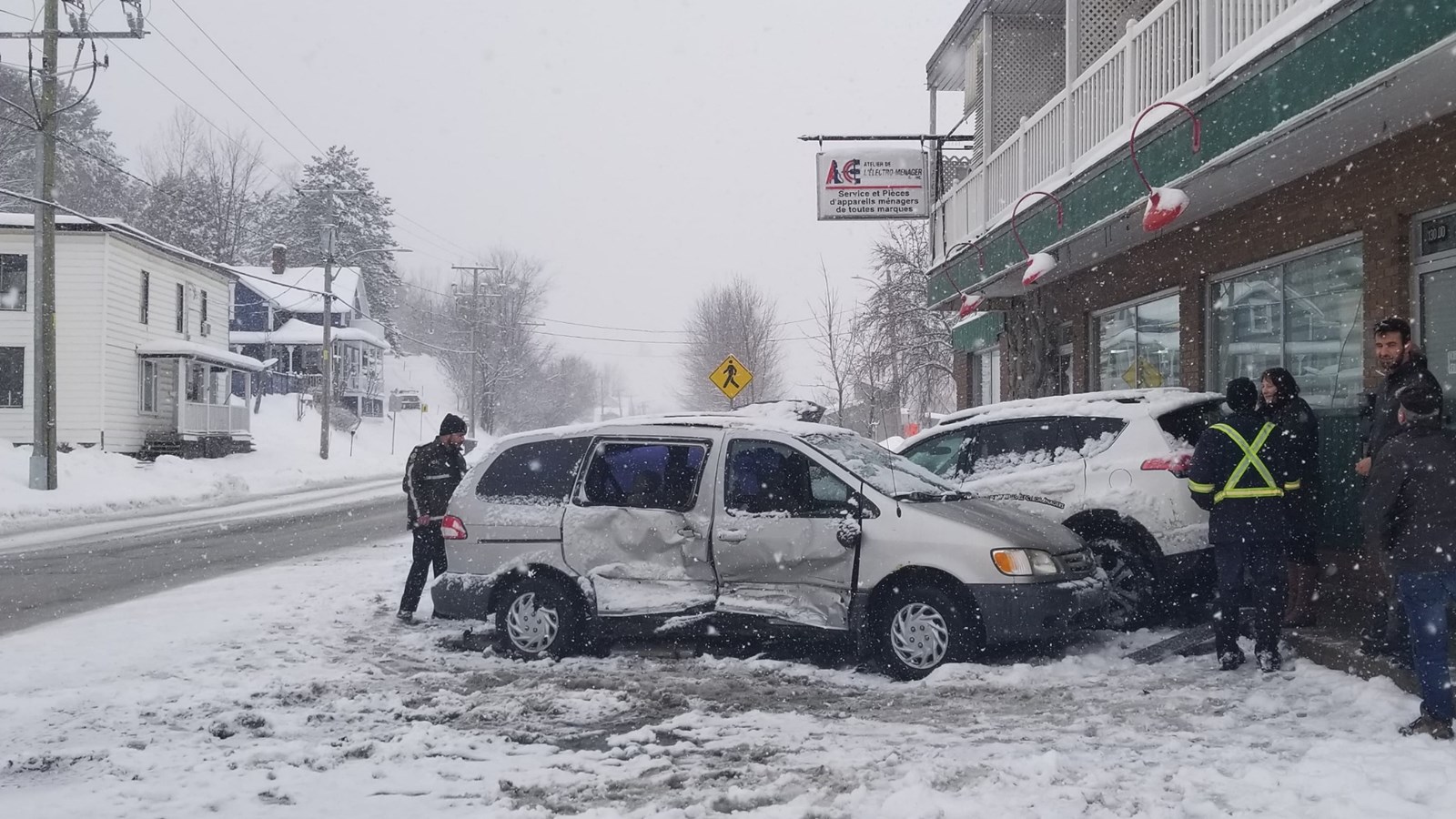 Un accident impliquant trois véhicules survenu sur la 1e Avenue à Saint-Georges
