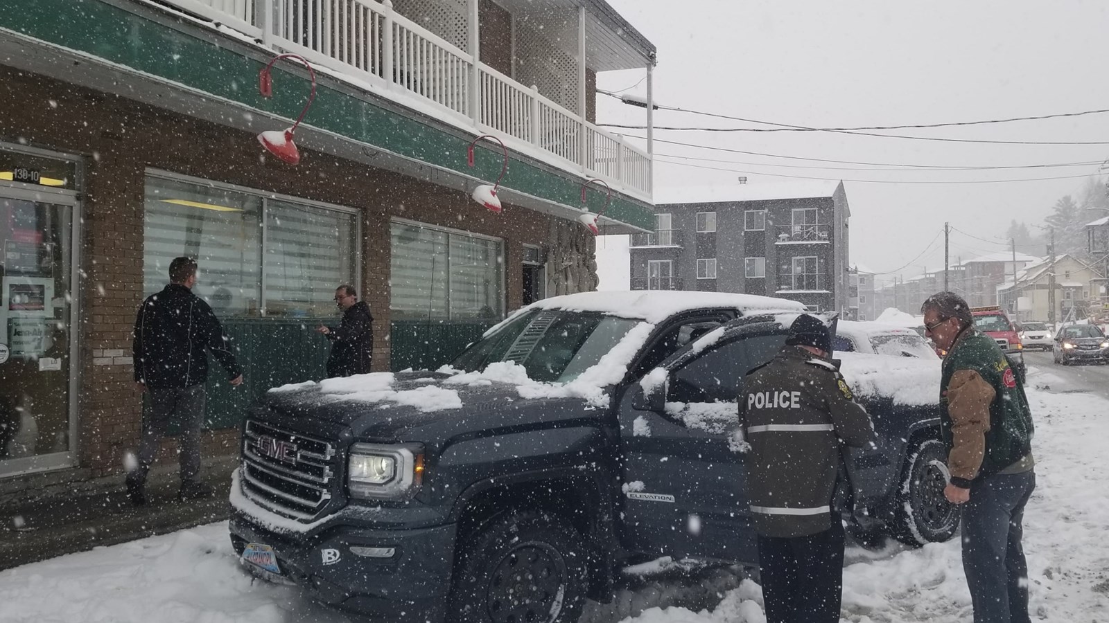 Un accident impliquant trois véhicules survenu sur la 1e Avenue à Saint-Georges