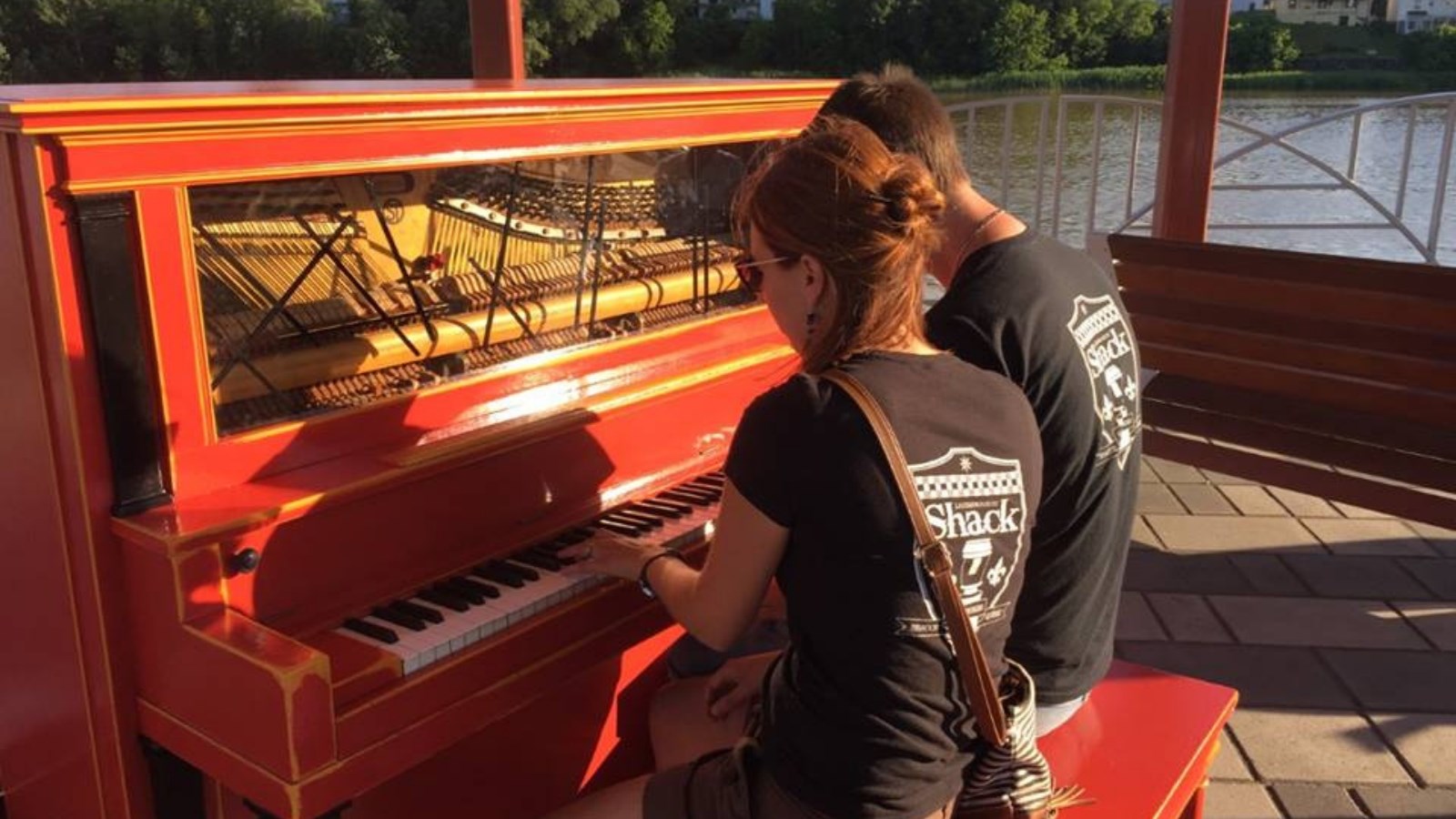 Une nouvelle maison pour le piano rouge de la Compagnie du Shack