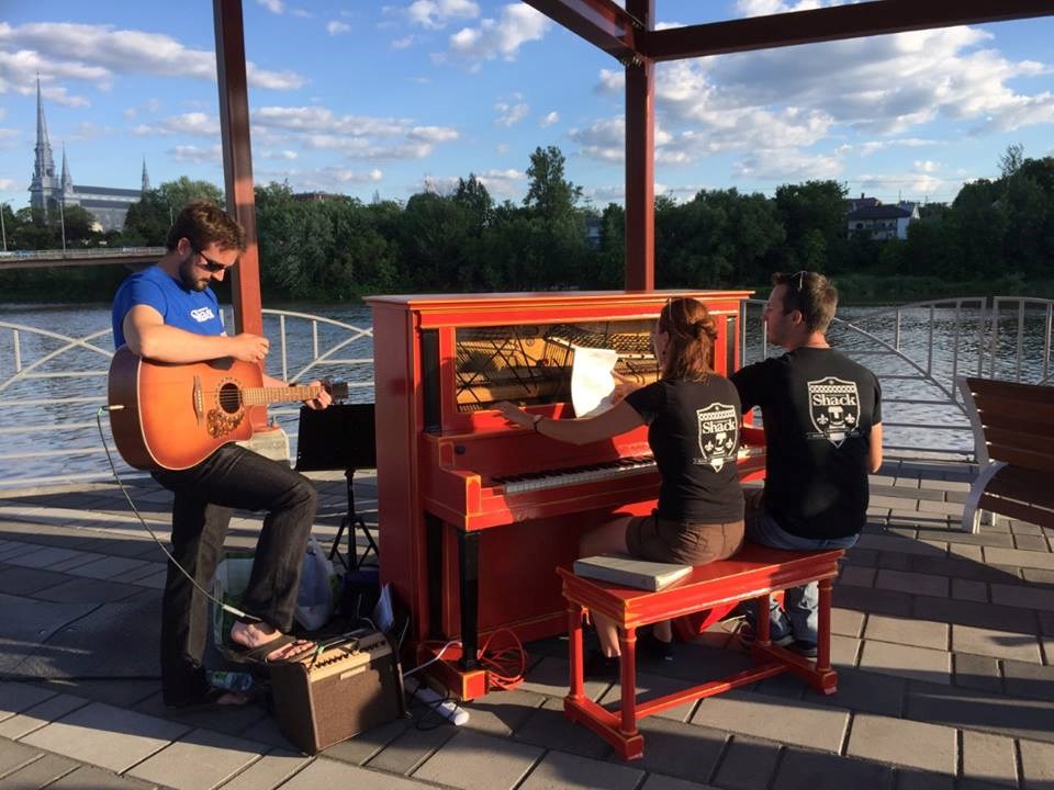Une nouvelle maison pour le piano rouge de la Compagnie du Shack