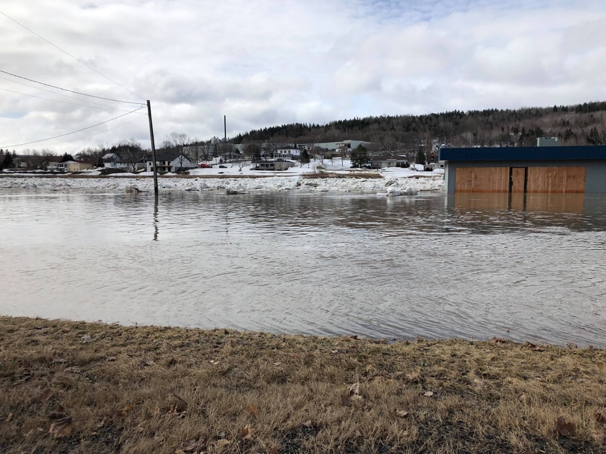 Inondations à Beauceville : la situation ressemble à 1957 selon un sinistré
