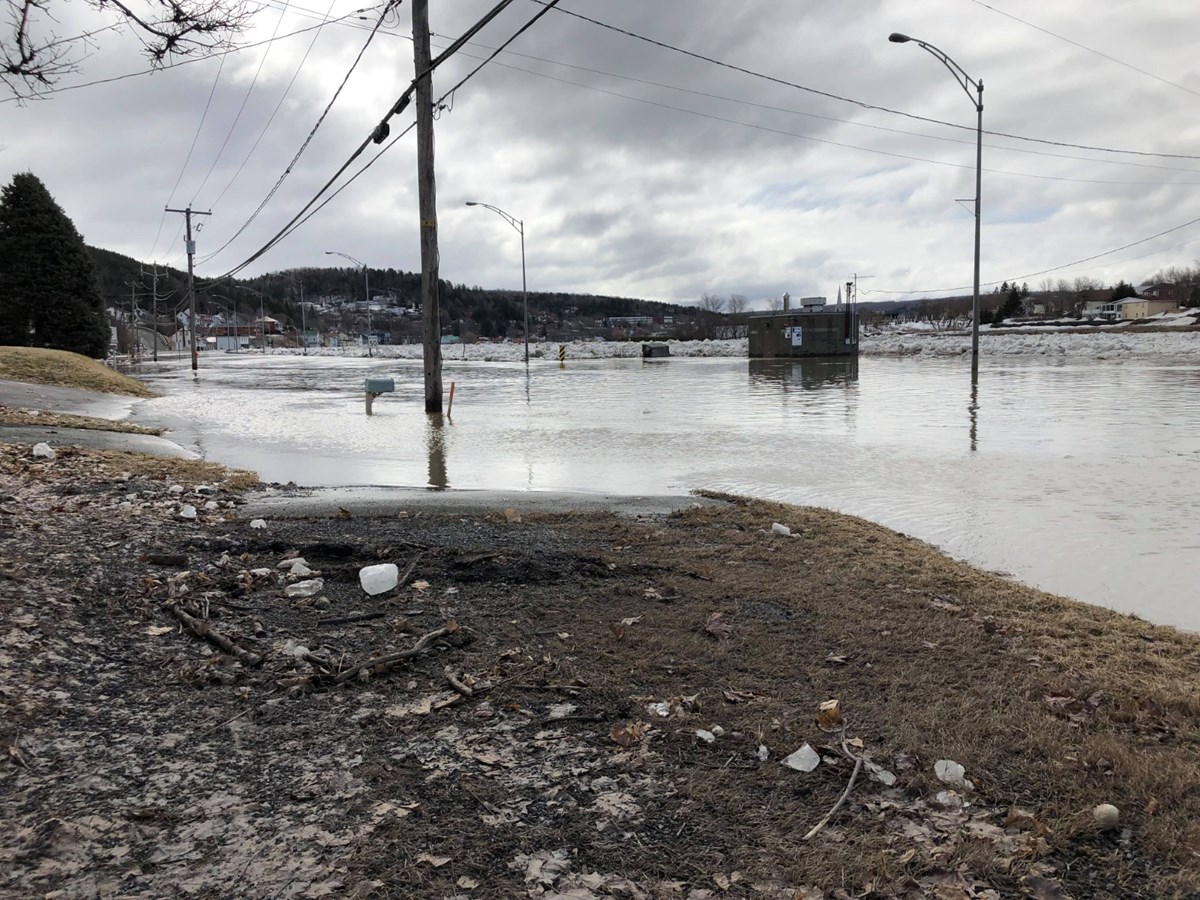 Inondations à Beauceville : la situation ressemble à 1957 selon un sinistré
