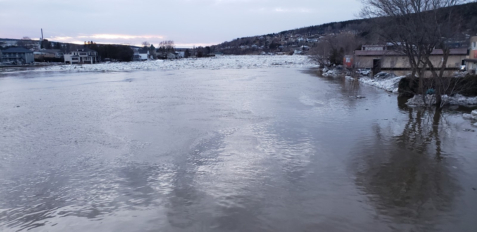 Inondation à Beauceville : images des rues à 19 h