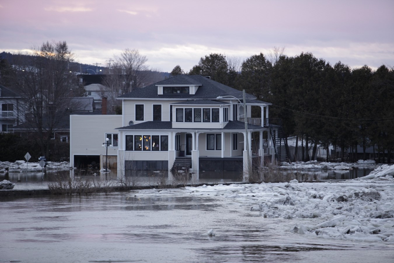 Inondation à Beauceville : images des rues à 19 h