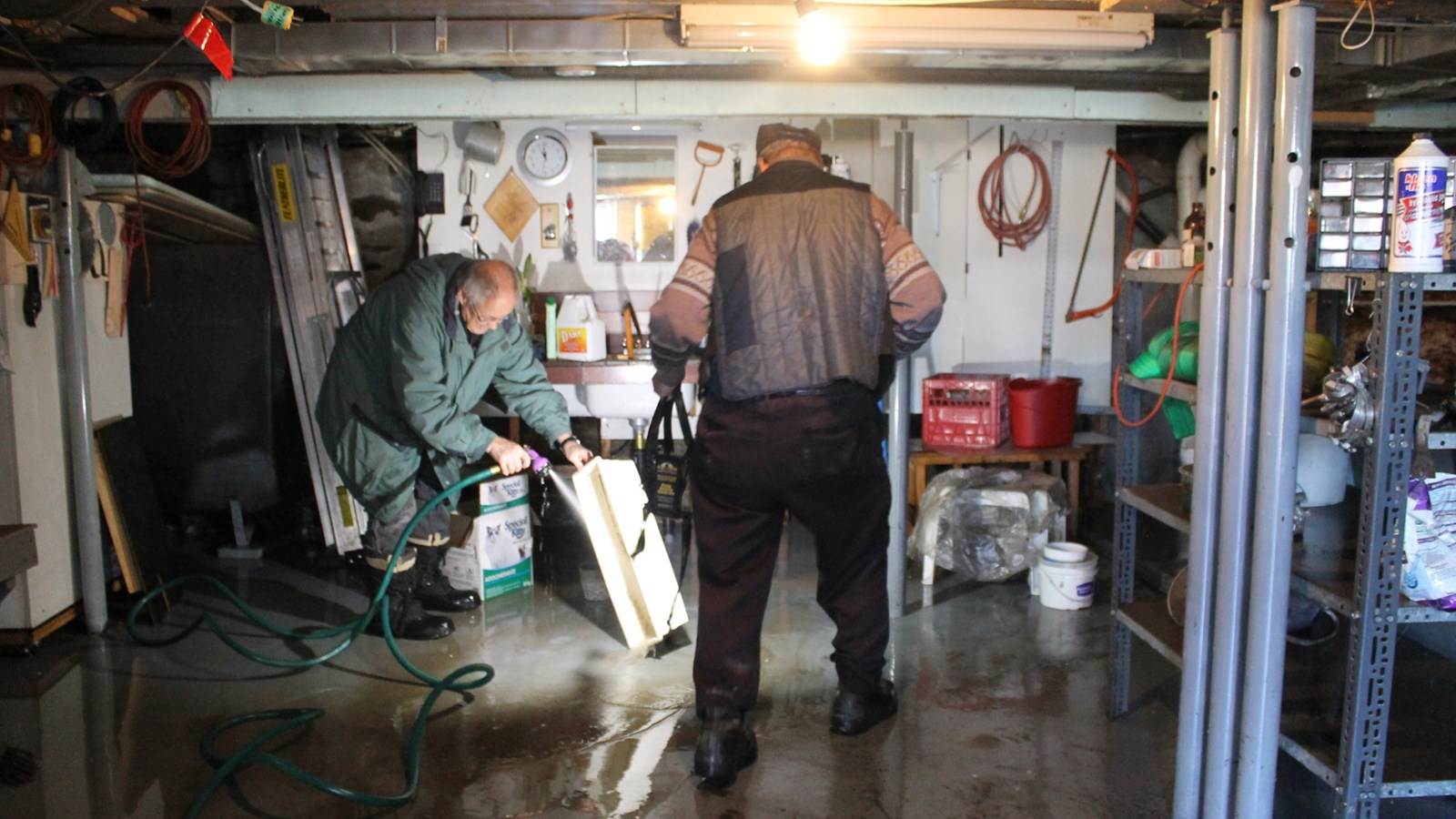Il ne restait que 18 pouces avant que l'eau ne touche le plafond.