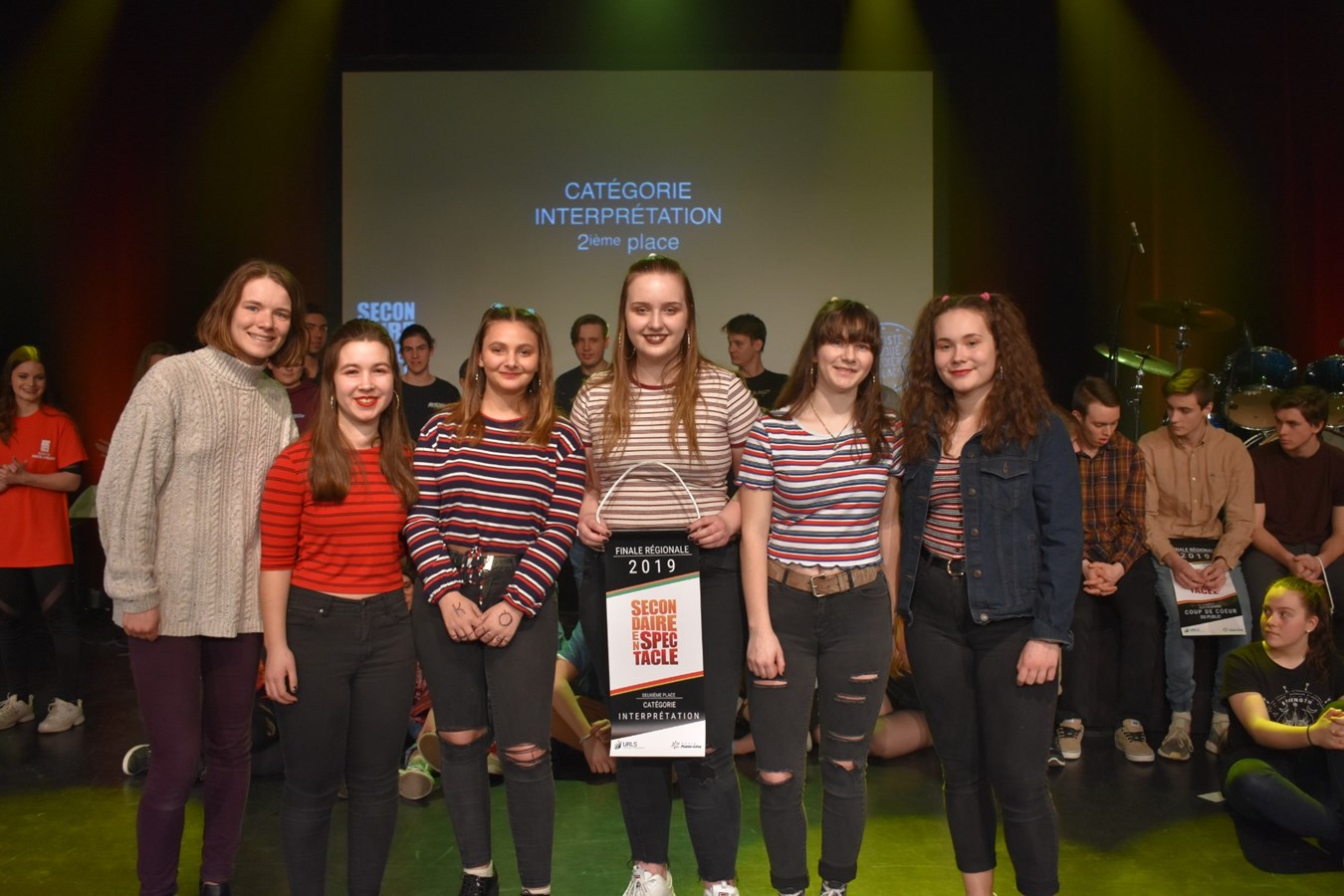 Audrey-Rose Lachance, Océane Tremblay-Fournier, Cloé St-Pierre, Maété Pereboom et Zoé Ouellet, de l’école secondaire Veilleux, ont remporté la 2e place dans la catégorie Interprétation avec « Fille de personne ».
