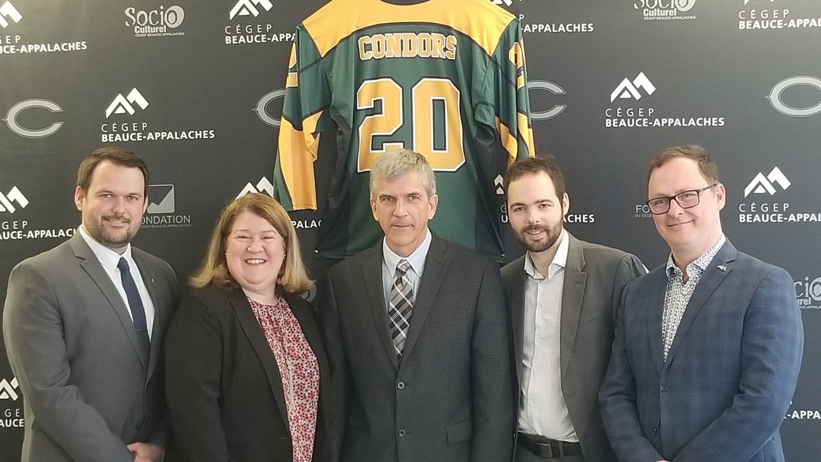 Jean-Philippe Vachon, Lison Chabot, Jacques Laporte, Pier-Luc Rodrigue et Pierre Leblanc