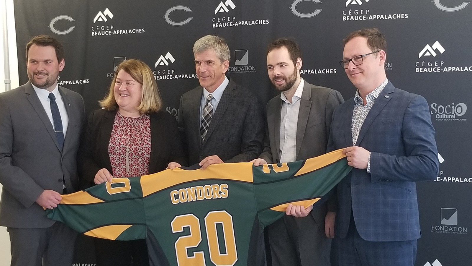 Jean-Philippe Vachon, Lison Chabot, Jacques Laporte, Pier-Luc Rodrigue et Pierre Leblanc
