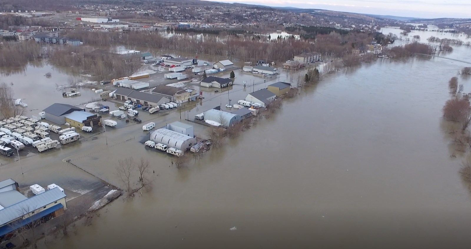Plusieurs ont capté des images des inondations à l'aide de drones ces dernières semaines.
