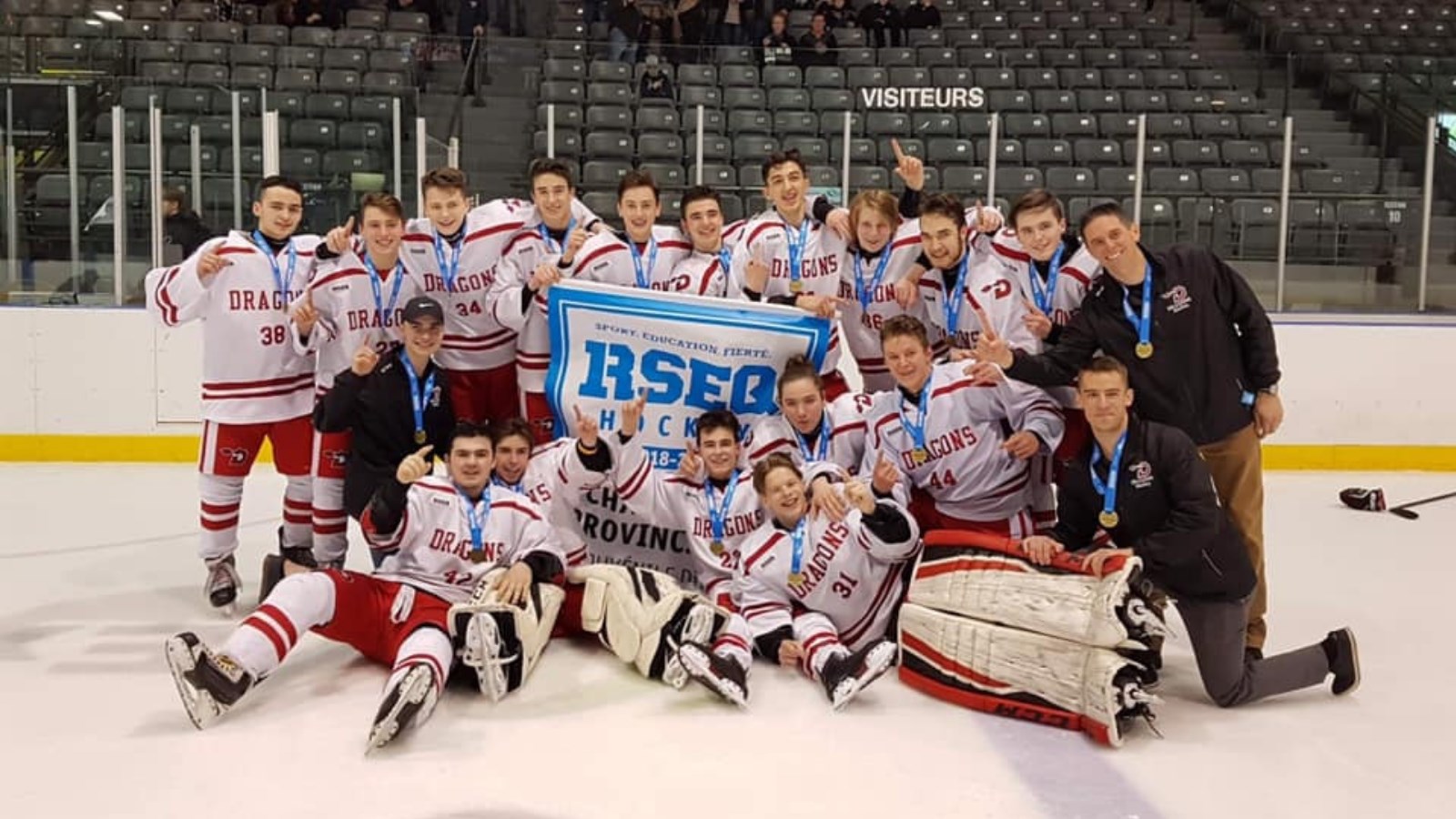 Un deuxième championnat provincial consécutif pour les Dragons juvéniles