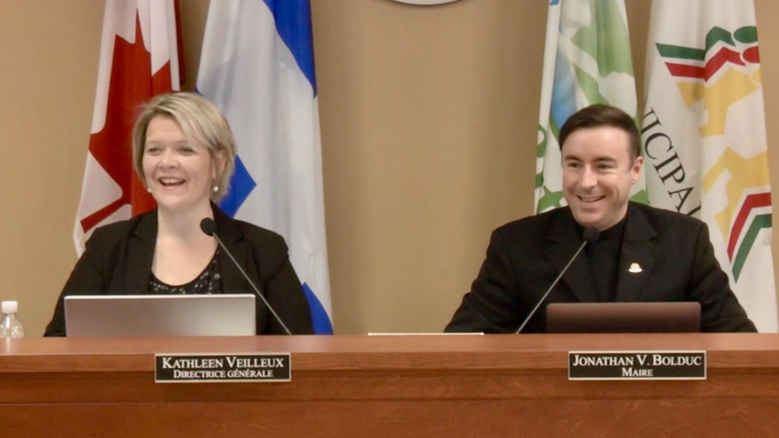 Kathleen Veilleux, directrice générale et Jonathan V.Bolduc, Maire