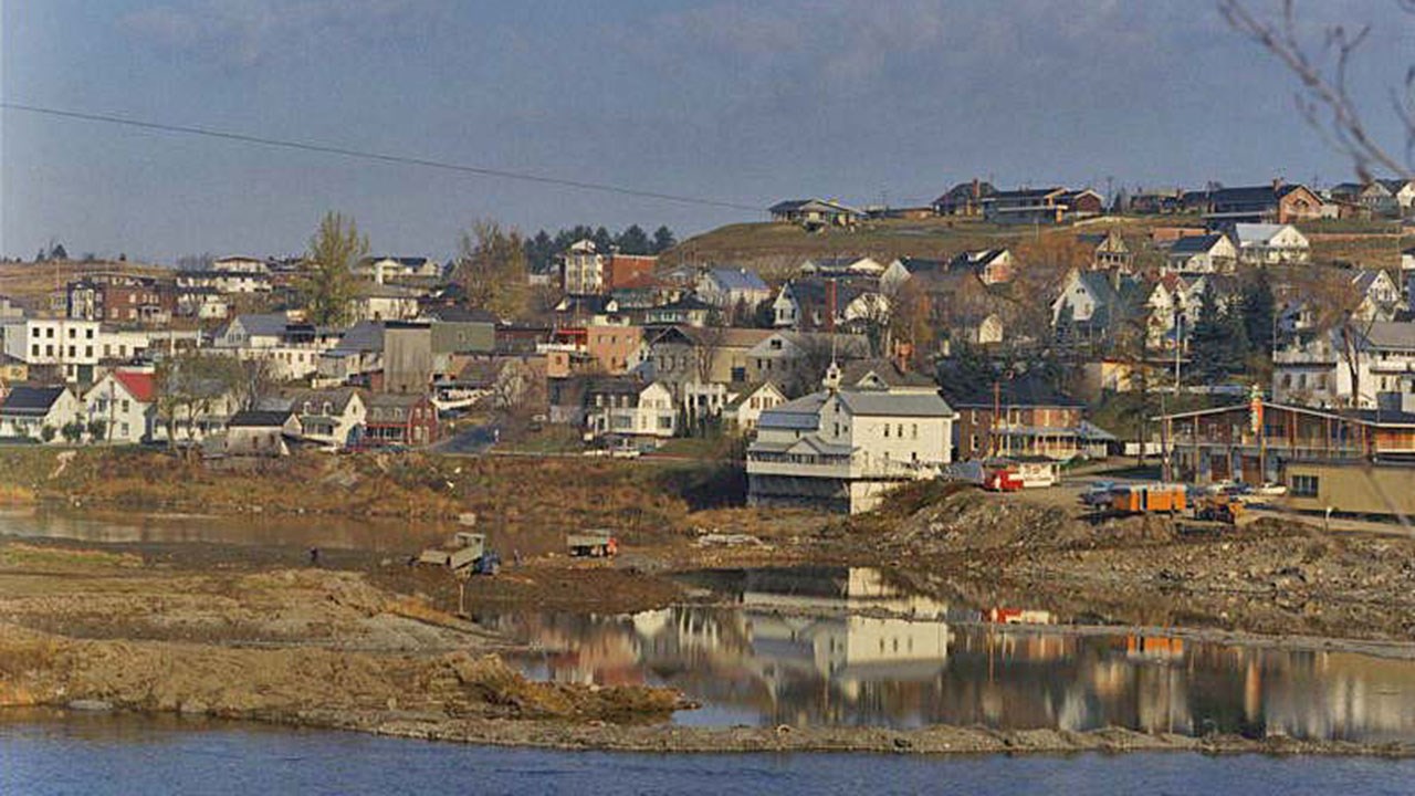 ENLÈVEMENT DE L' ILE GILBERT ET EXHAUSSEMENT DE L'ILE GIROUX