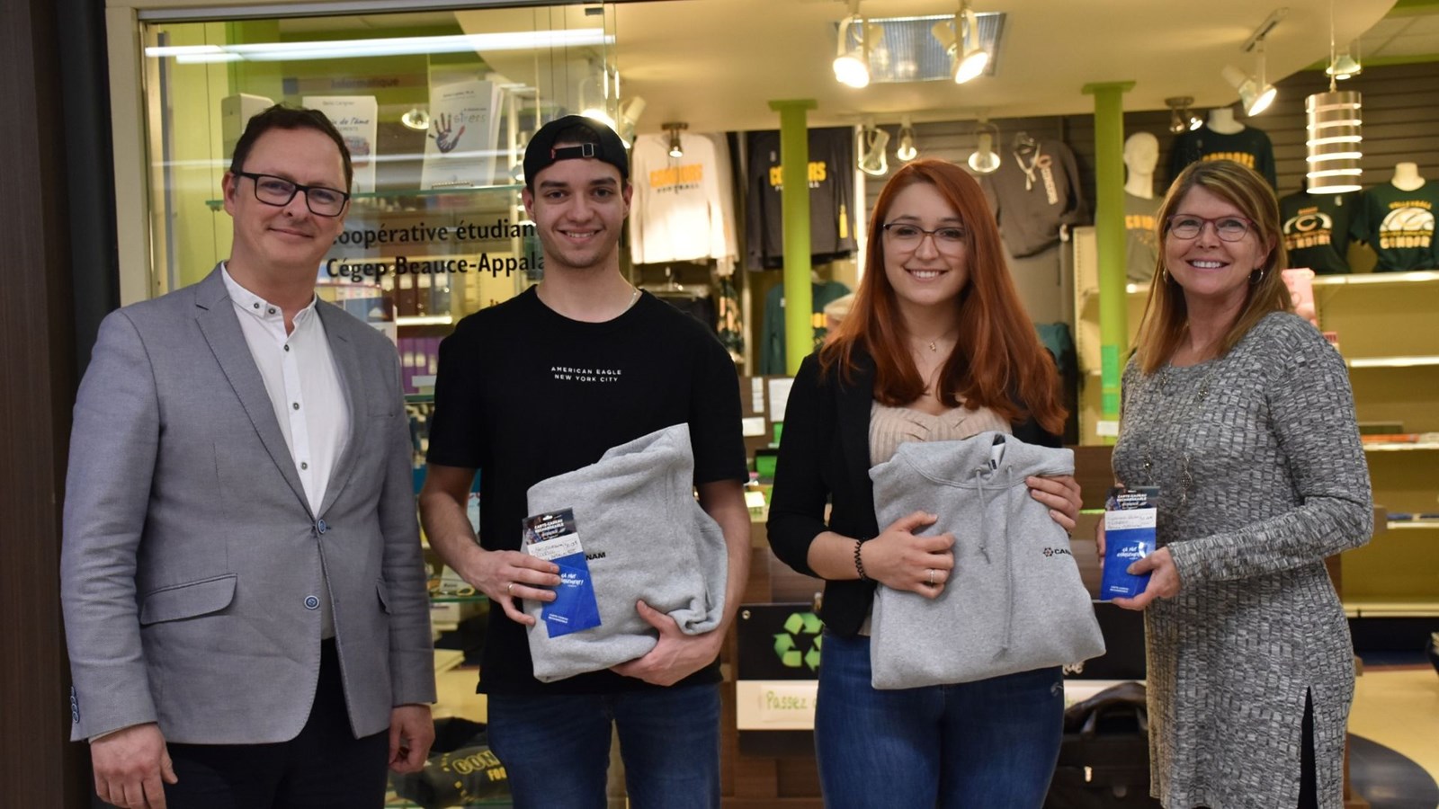 Pierre Leblanc (directeur général), Marc-Olivier Quirion, Laurence Vachon et Lisa Morissette (Coop)