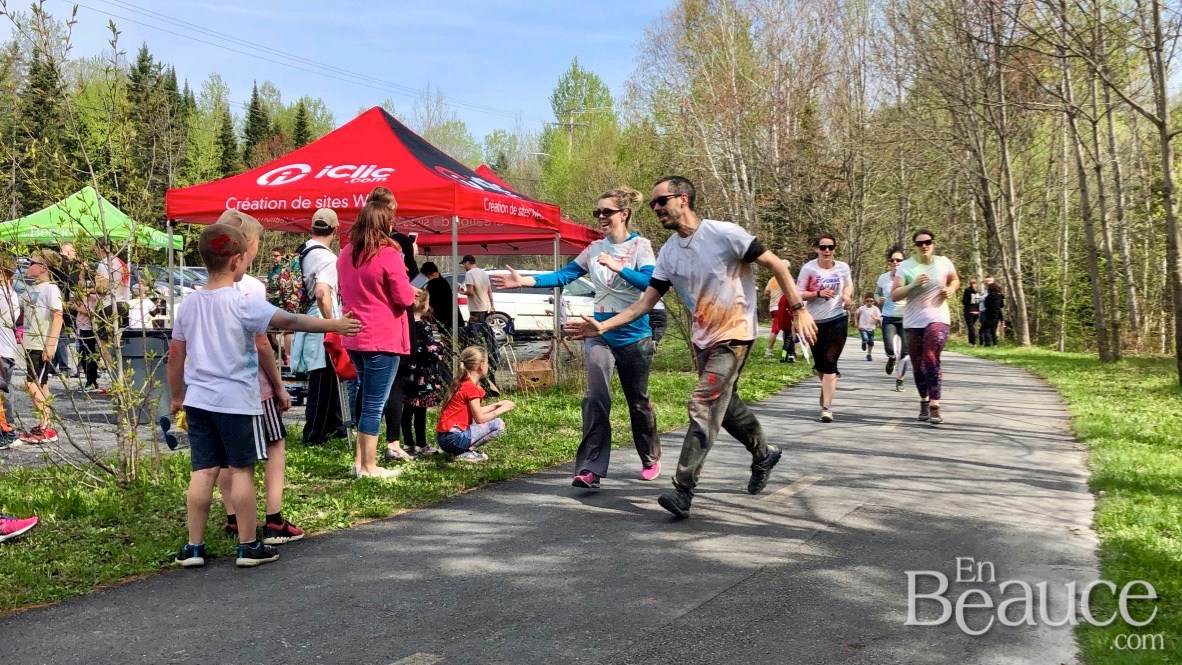 500 coureurs ont participé à la Course colorée