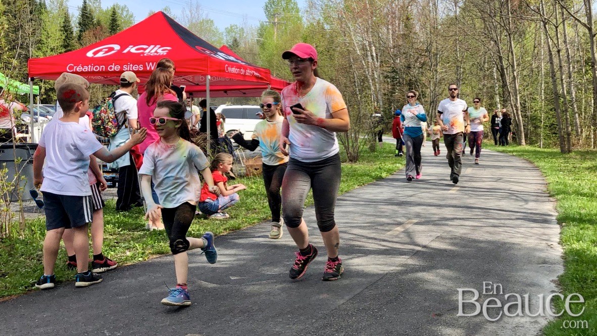 500 coureurs ont participé à la Course colorée