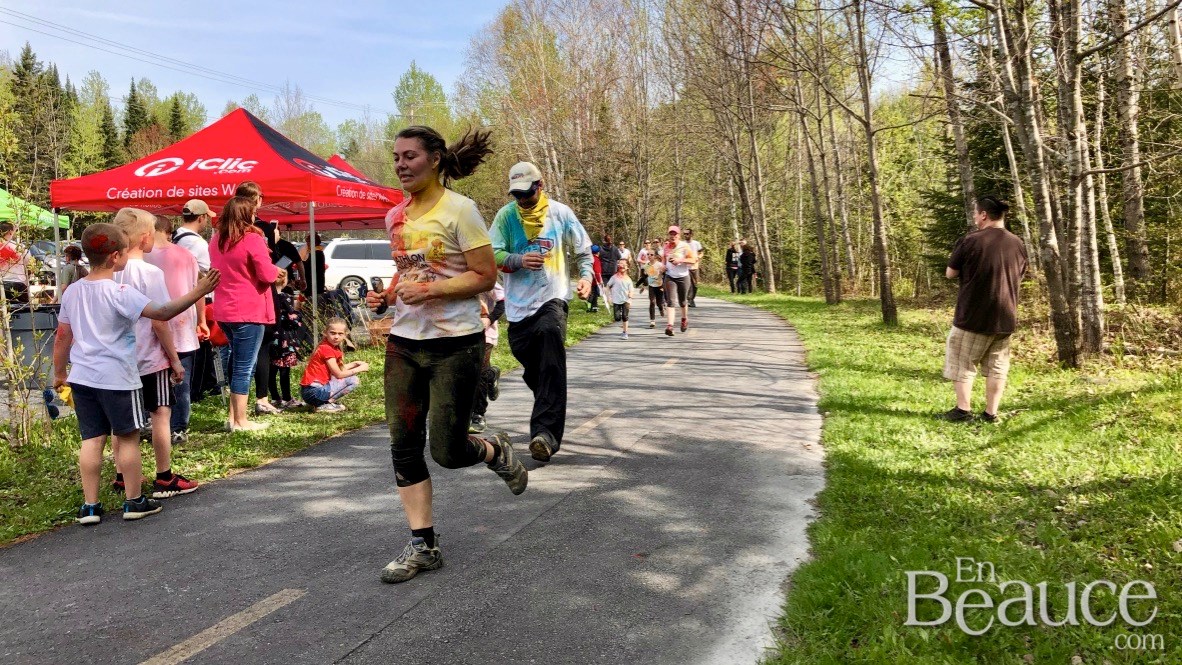 500 coureurs ont participé à la Course colorée