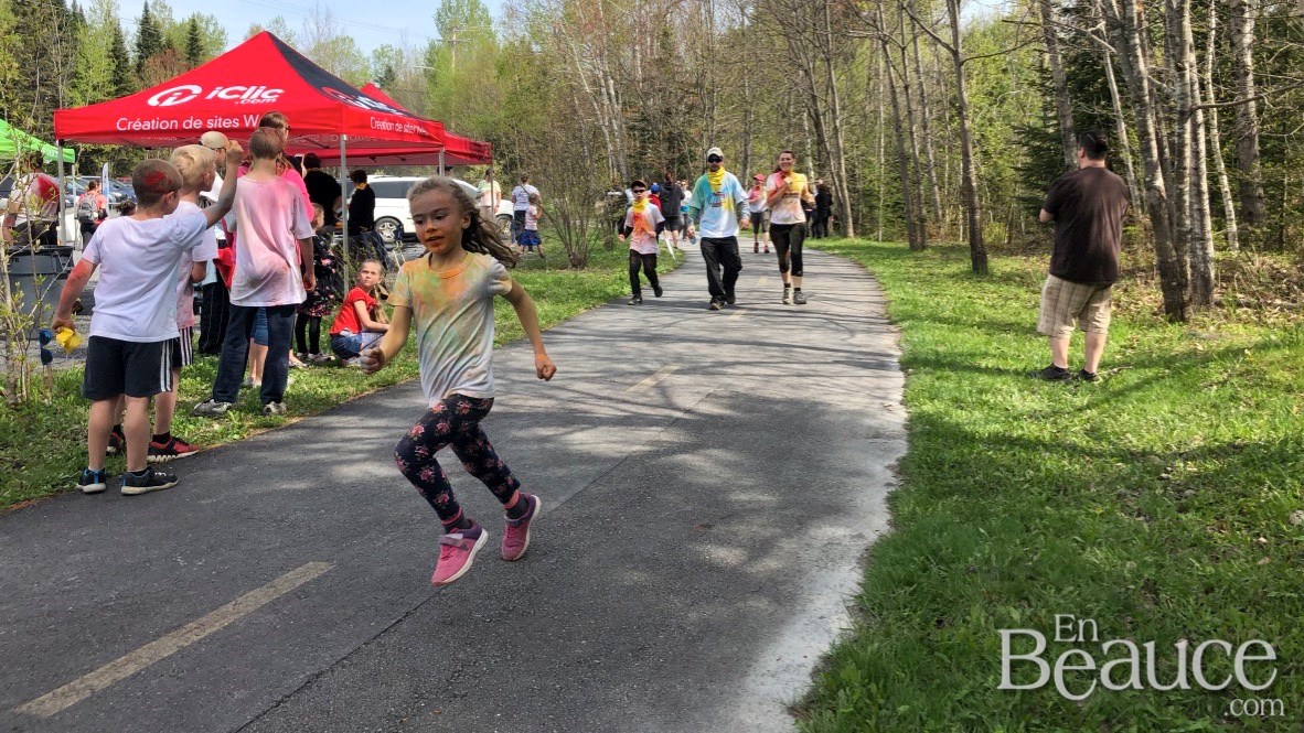 500 coureurs ont participé à la Course colorée