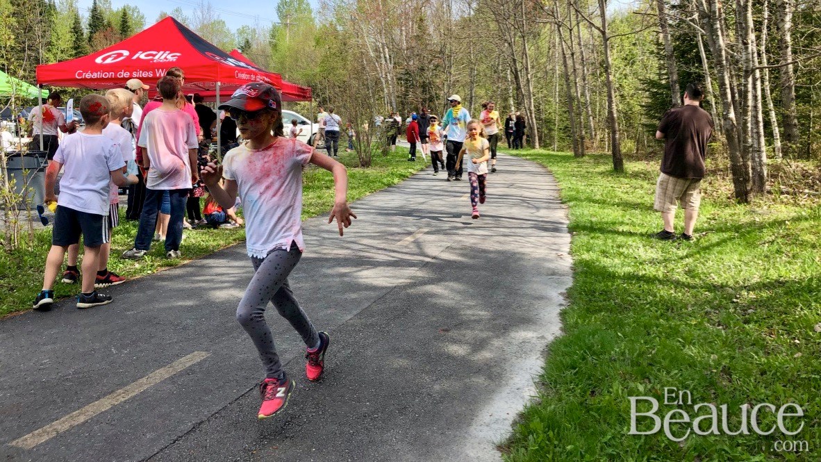 500 coureurs ont participé à la Course colorée