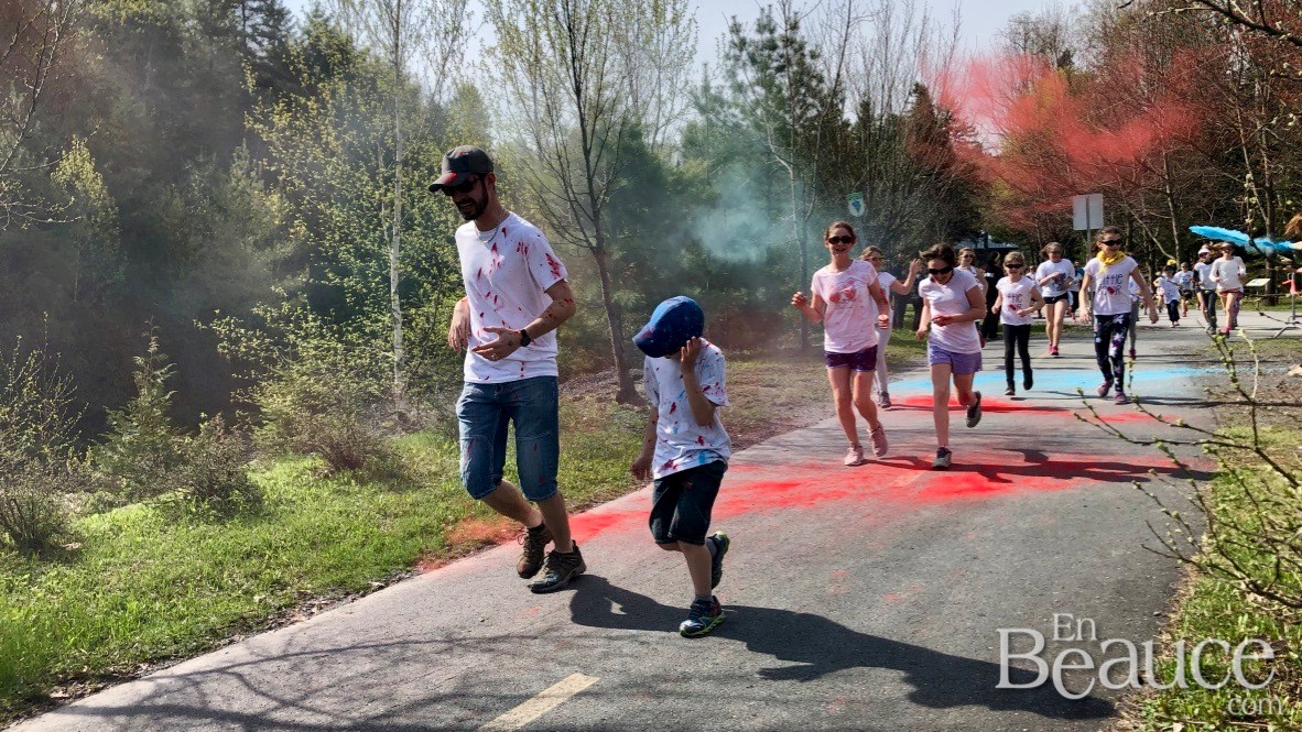 500 coureurs ont participé à la Course colorée