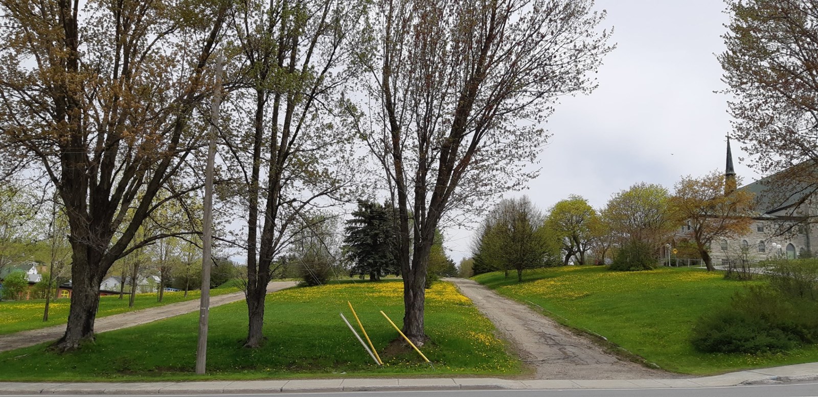 Conseil de ville : le terrain près de l'Église l'Assomption devient zone municipale