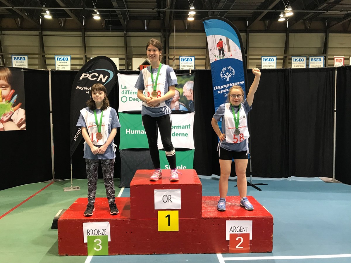 Laurence Thibodeau reçoit une médaille d’argent