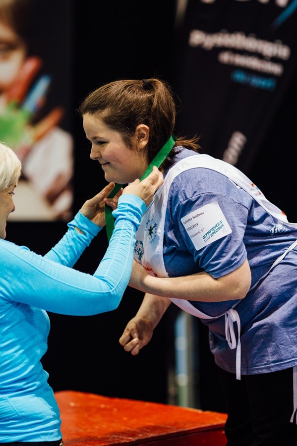 Juliette Nadeau reçoit sa deuxième médaille d’argent