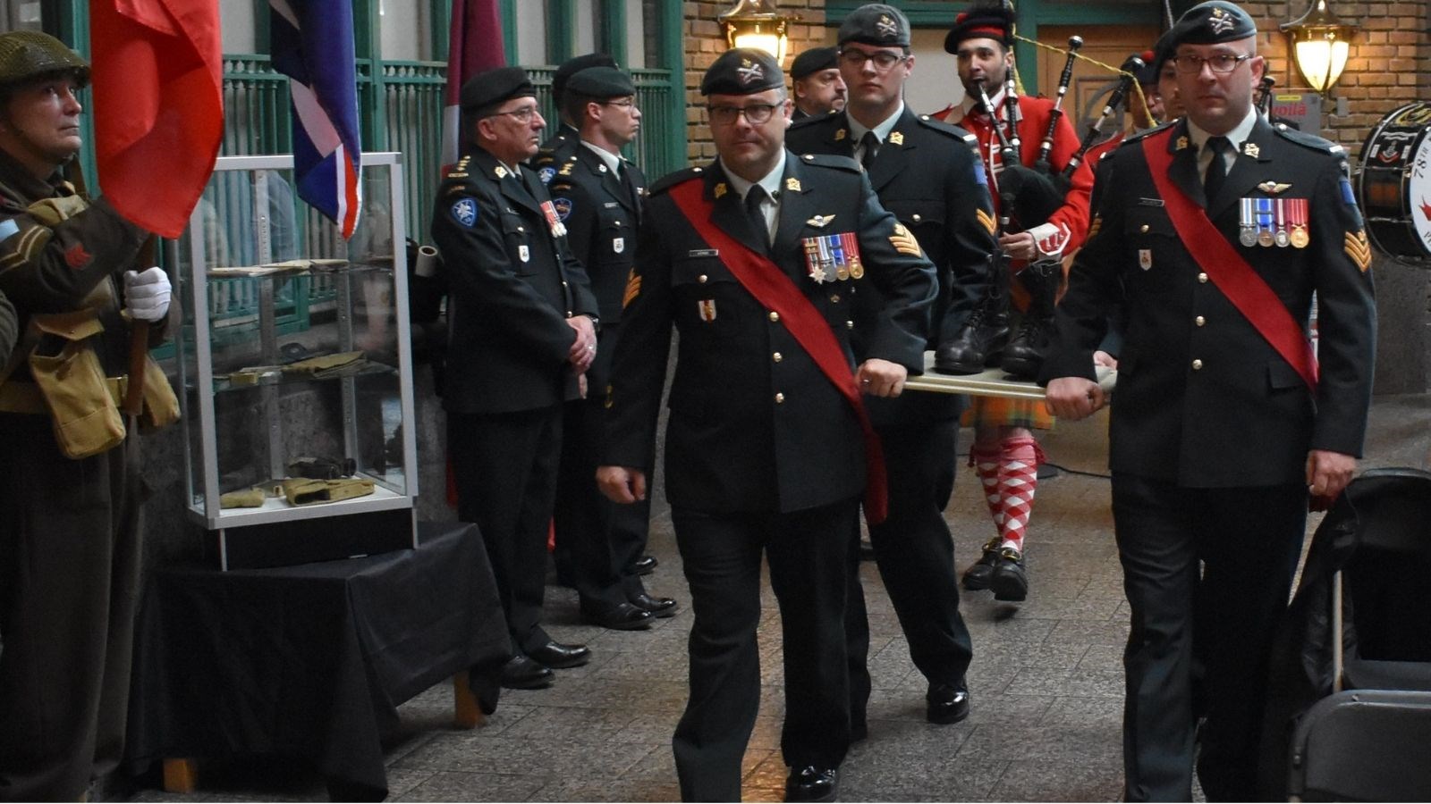 Le Régiment de la Chaudière participe aux commémorations soulignant le jour J