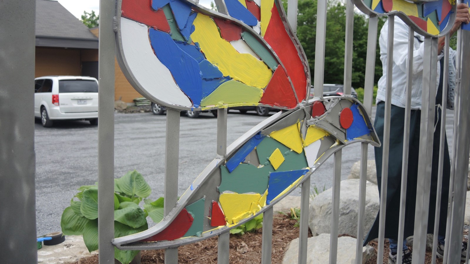 Des oeuvres sculpturales attrayantes et utilitaires à Saint-Philibert