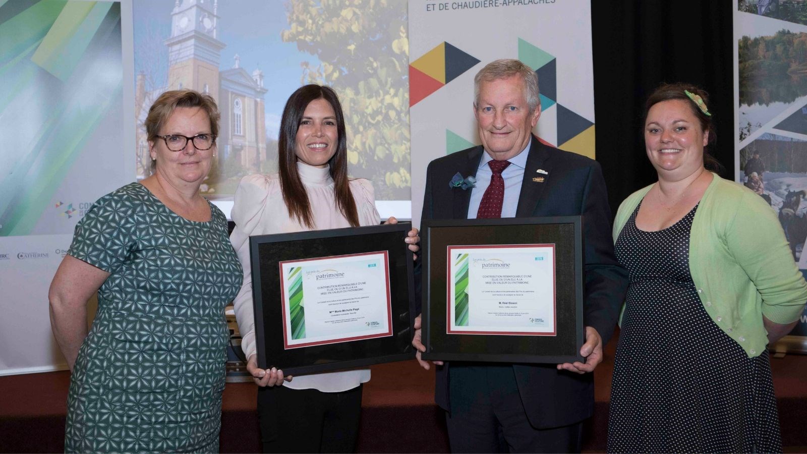 De gauche à droite sur la photo : Mme Josée Tremblay, directrice générale du Conseil de la culture des régions de Québec et de Chaudière-Appalaches, Mme Marie-Michelle Pagé, M. Réal Bisson et Mme Cassandre Lambert-Pellerin, présidente de la table de patrimoine-histoire du Conseil de la culture.