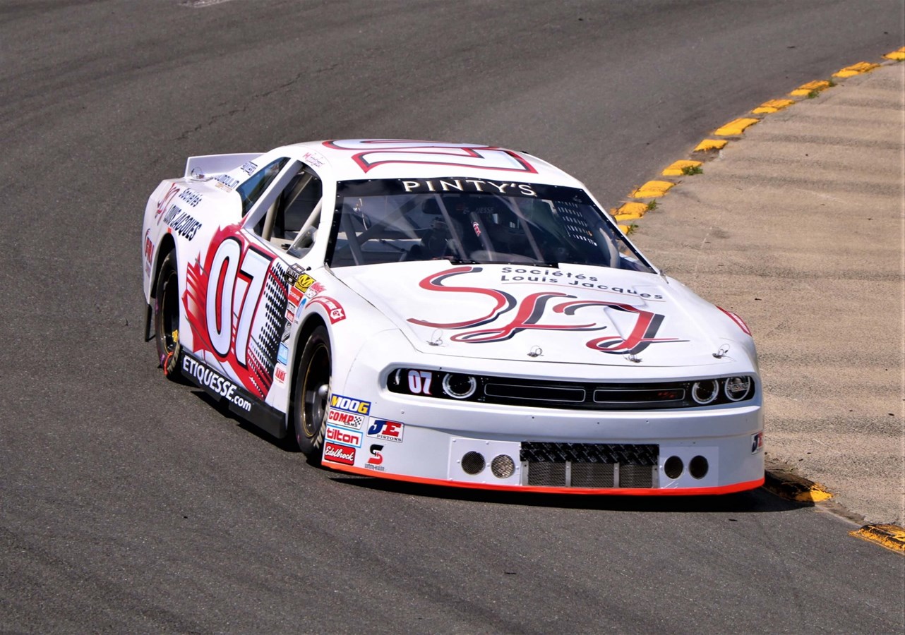 Dévoilement de la voiture Pinty’s de Raphaël Lessard à l’Autodrome Chaudière