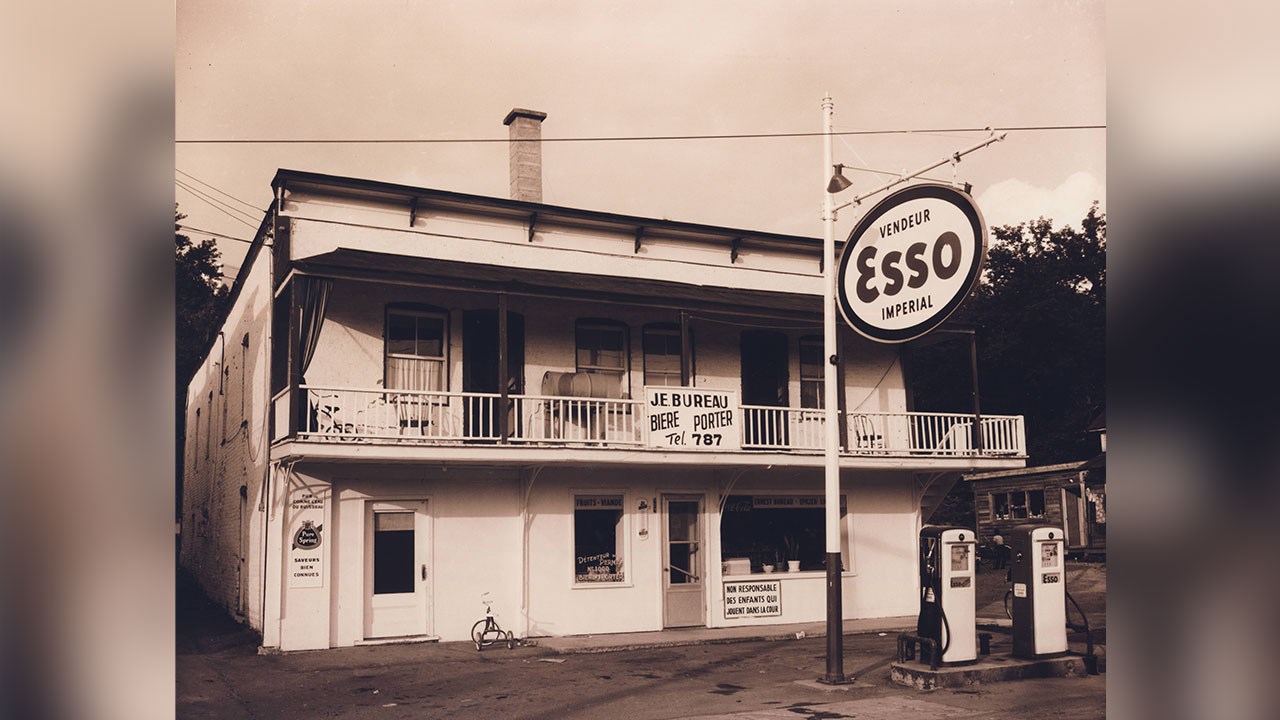 L'ÉPICERIE DE J. ERNEST BUREAU SUR LA PREMIÈRE AVENUE