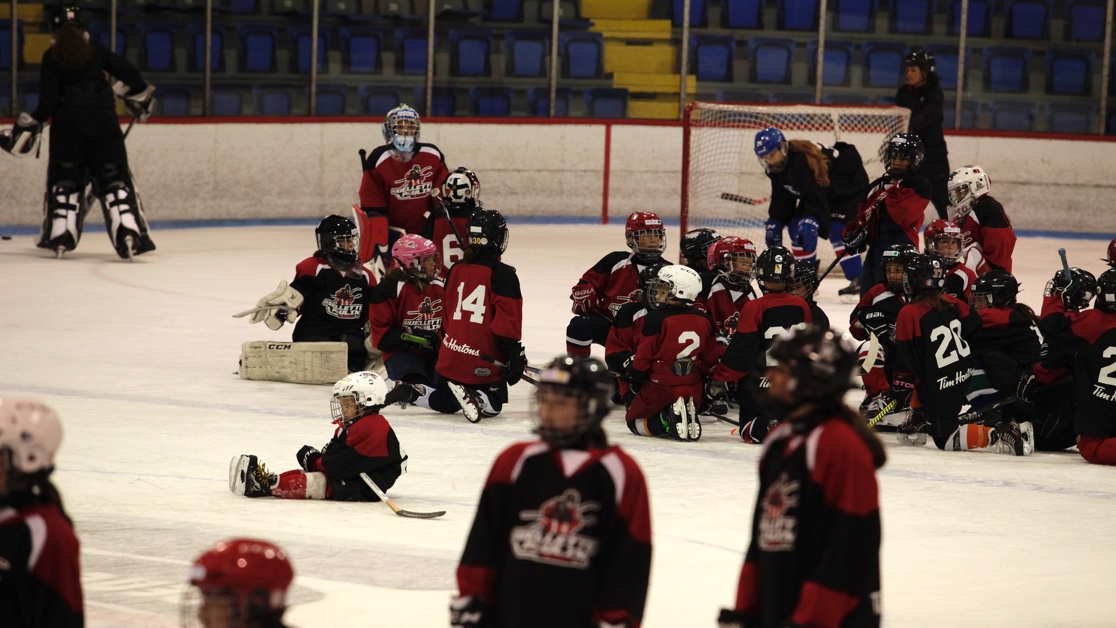 Marie-Philip Poulin : une athlète impliquée auprès des hockeyeuses de demain