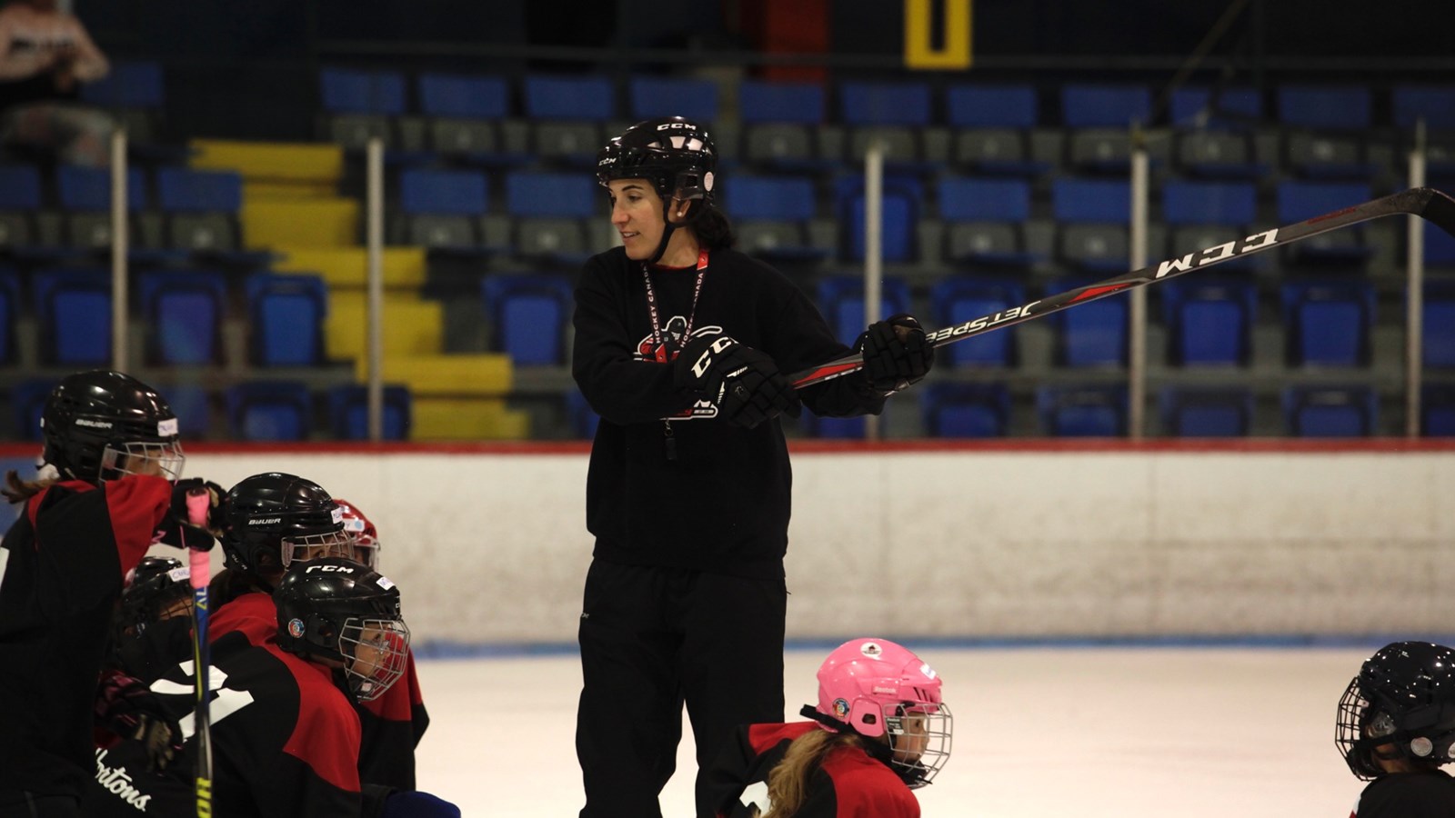 Marie-Philip Poulin : une athlète impliquée auprès des hockeyeuses de demain