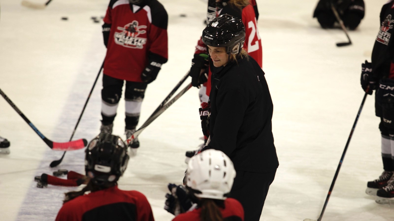 Marie-Philip Poulin : une athlète impliquée auprès des hockeyeuses de demain