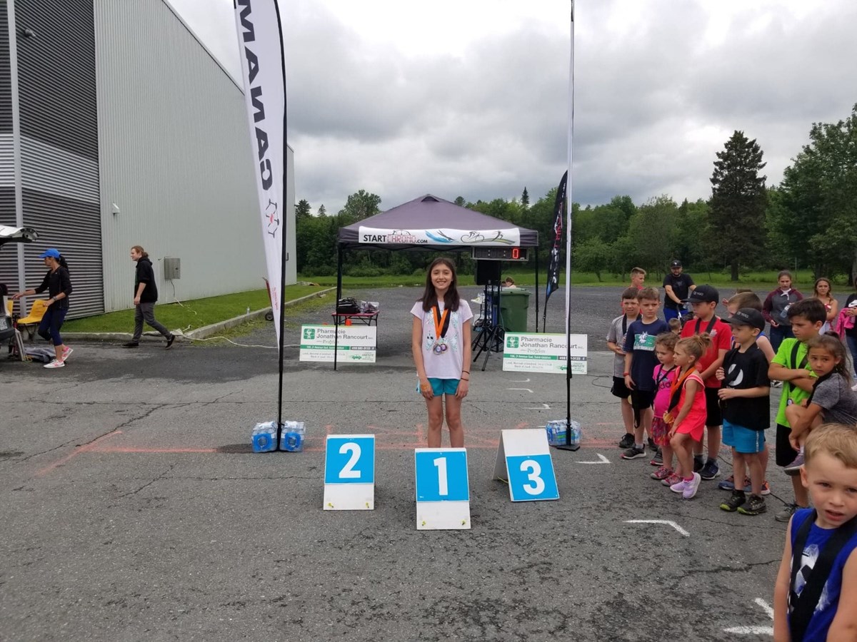 Podium 1 km 11 ans et + filles